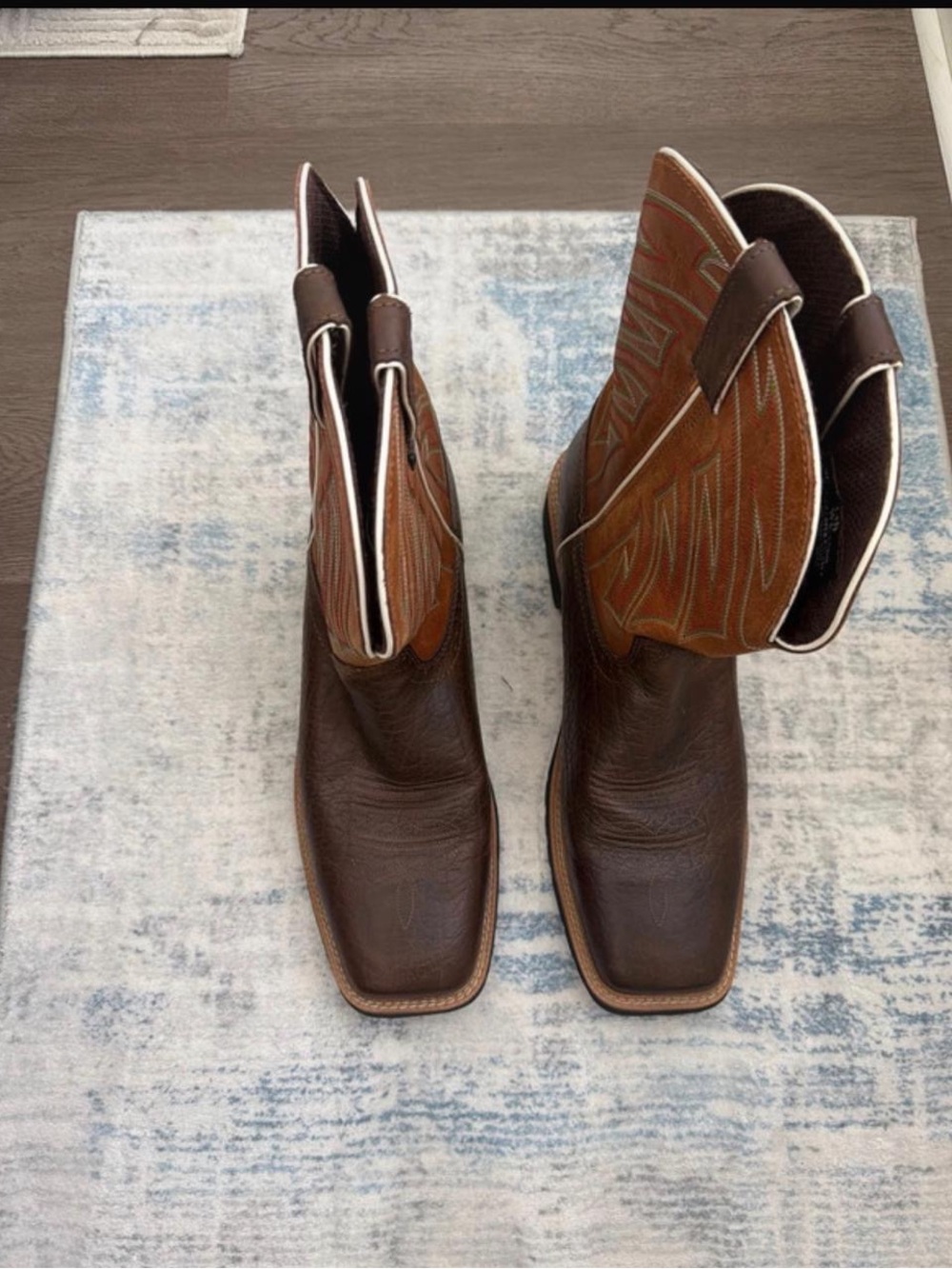 Justin Boots Brown Leather Western Cowboy Boots with Tan Stitching